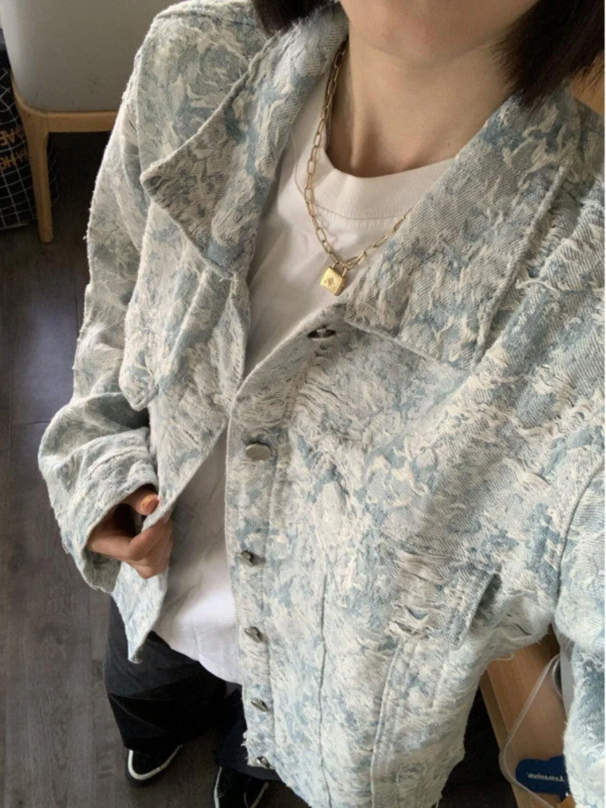 

American Dyed Embroidered Denim Jaet Men's Spring Autumn Loose oulder Pad Design Cool Collarl Coat Youth Faion