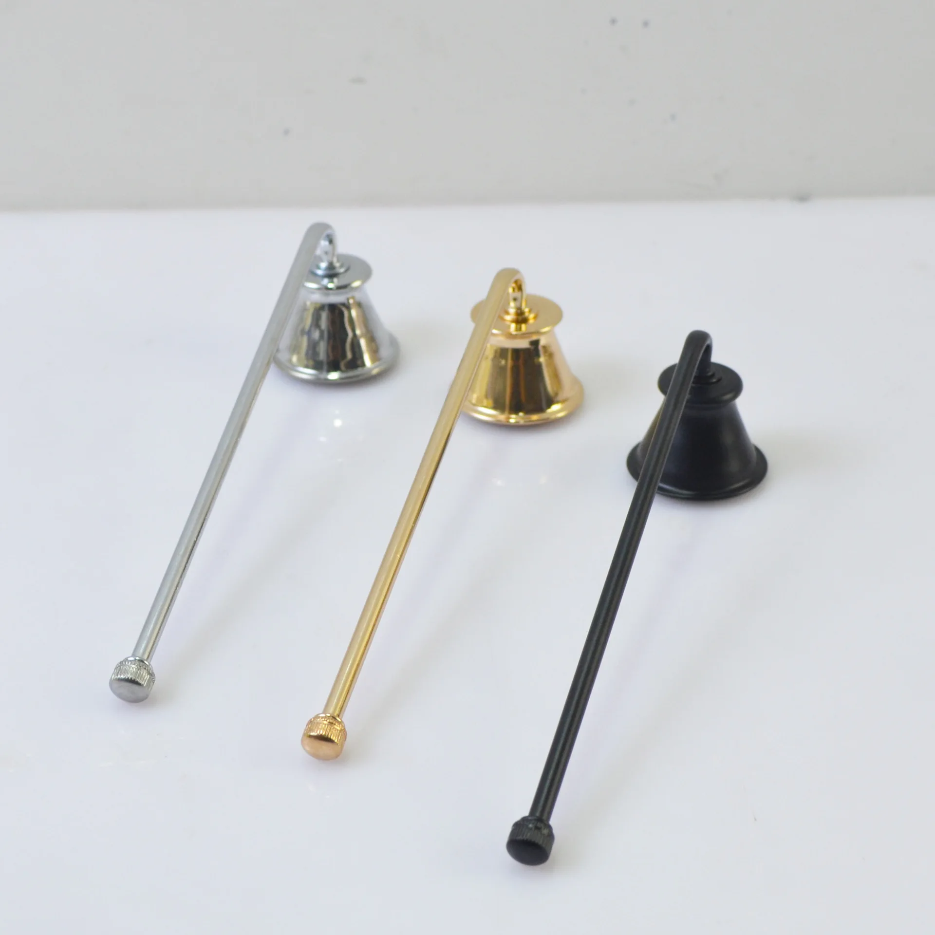 1pc Metal Candle Snuffer Gold/Black/Silver Bell-shape Fire Extinguisher Wick Cover 19.5cm Handle Vintage Decor Home SPA Hotel