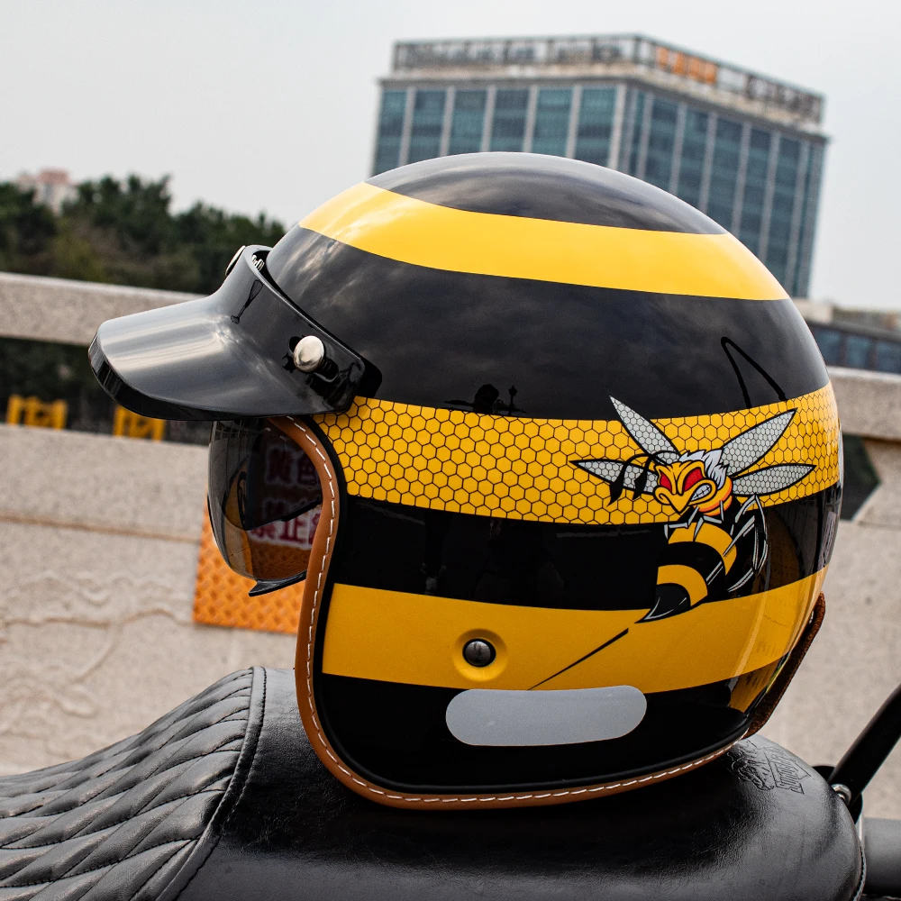 

Унисекс желтый мотоциклетный шлем с рисунком пчелы трех четвертей со встроенным лобовым стеклом для круизания, настраиваемый размер и стиль