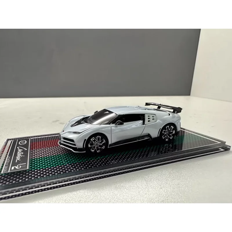 Spot U2 1:64 Bugatti Centodieci 110 edición conmemorativa supercoche rueda negra plateada modelo de coche de resina