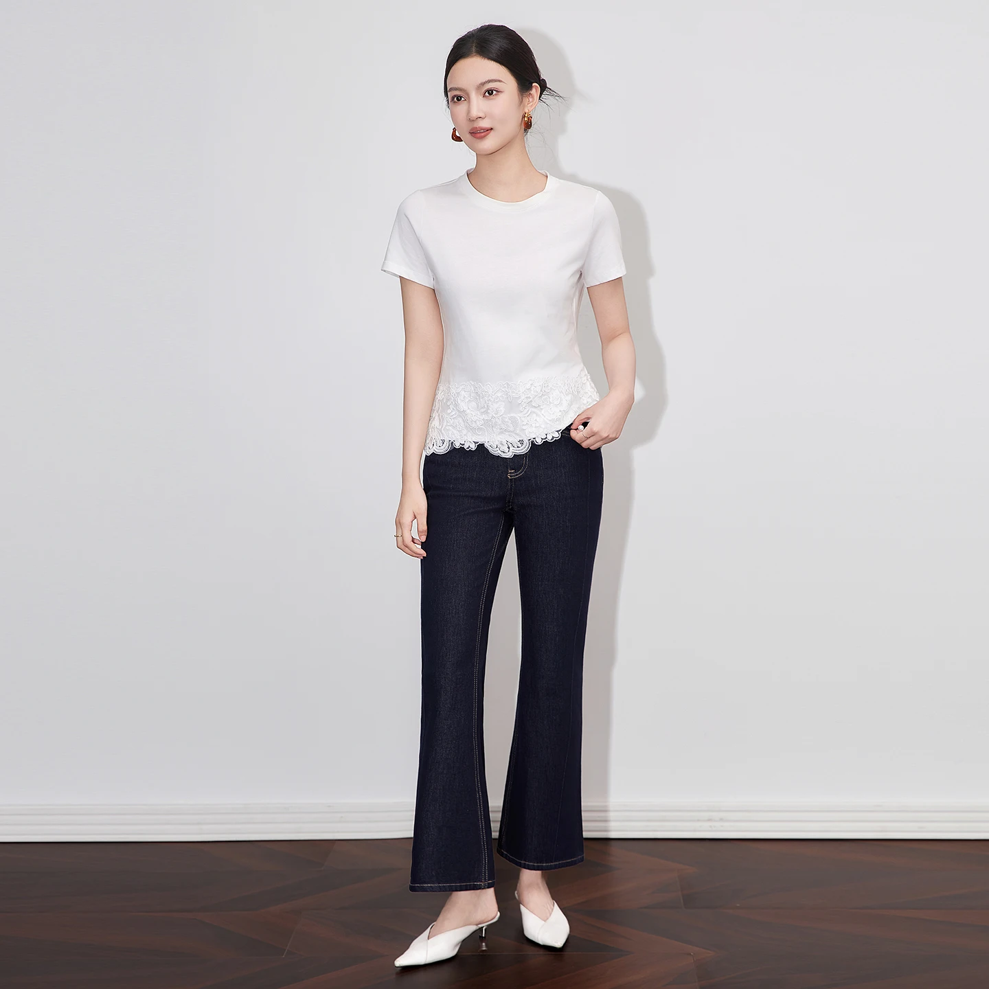 

New 2025 Women Summer Short Sleeve T-Shirt Top 100% Cotton Simple Irregular Lace Hem Trim Regular Shoulder Fashion