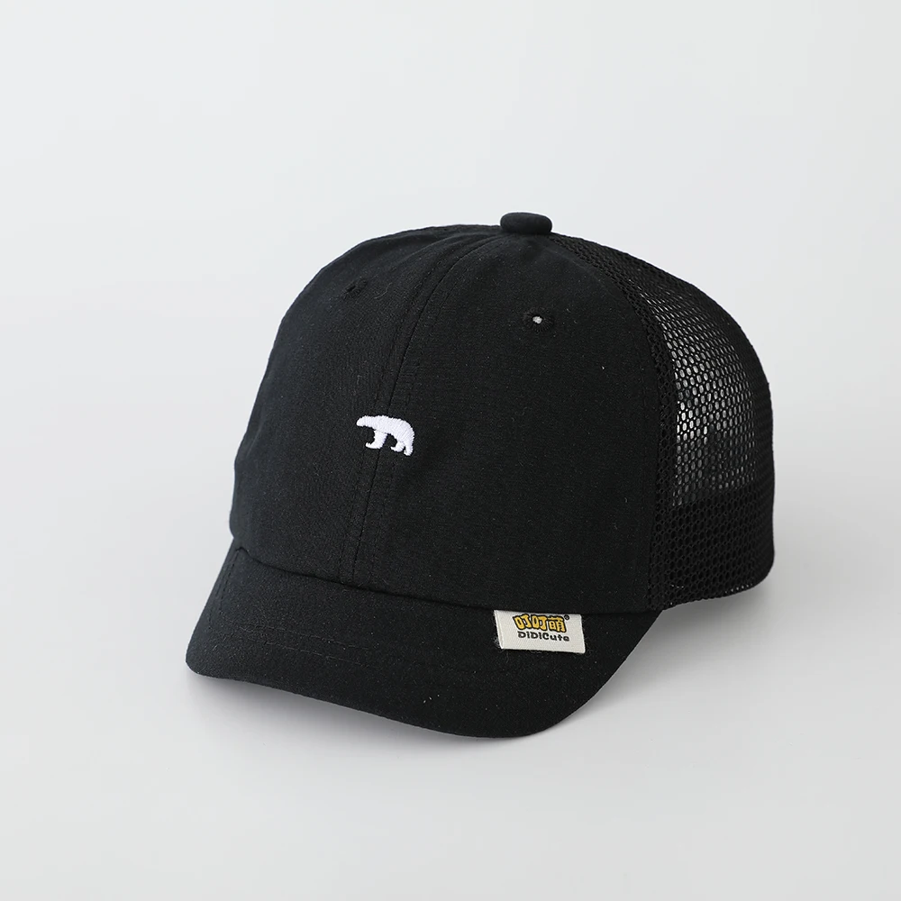 

Child's stylish and simple embroidered polar bear mesh baseball cap with curved short brim for sun protection and outdoor play.