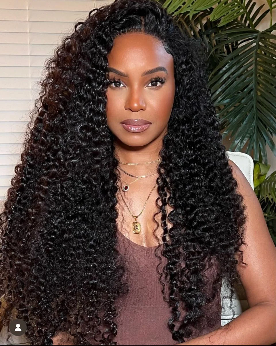 

Натуральный черный мягкий парик с кружевной передней частью, 26 дюймов, плотность 180, кудрявый, с эффектом натуральной линии роста волос и детских волосок, предварительно выщипанный, синтетический