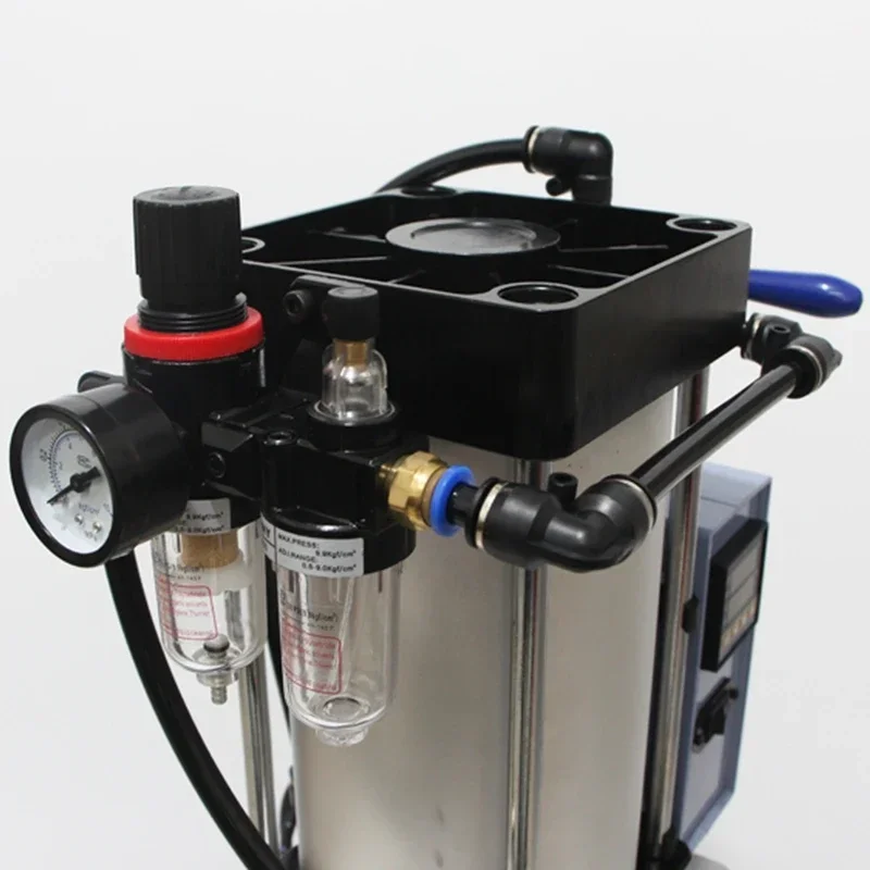 Small home desktop vertical injection molding machine USB charging head power switch plug plastic products molding machine