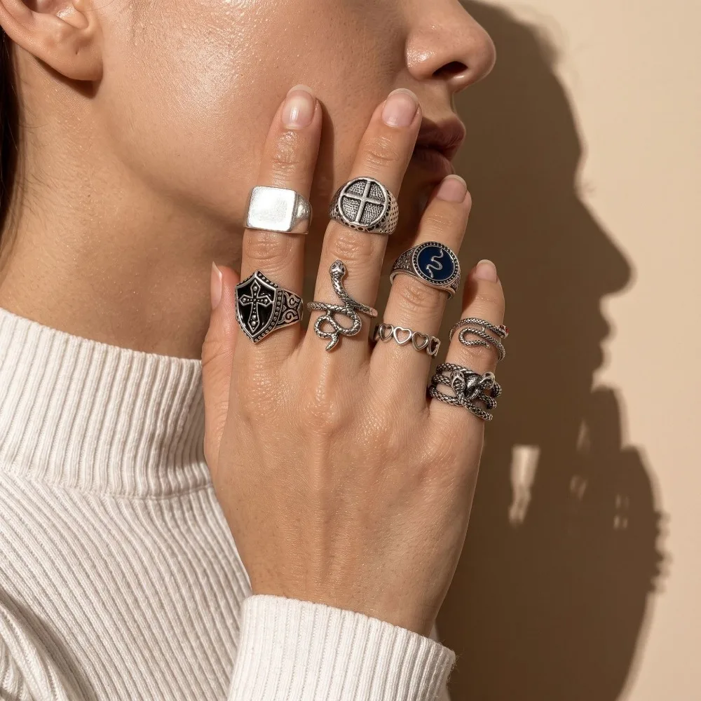 8Pcs/set Hot Selling Rings Europe and America Dark Snake Shaped Shields Retro Ring Sets Punk Style Jewelry Accessories New