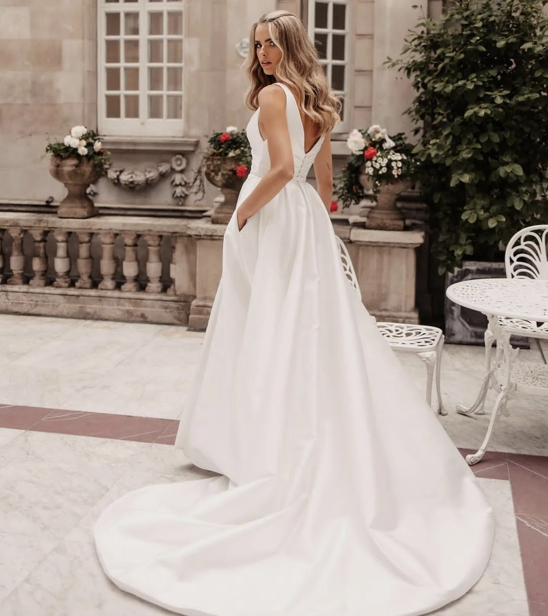 Robe de mariée élégante à col en V avec poche, robe de mariée en fibre avec train court pour les patients, tout ce qui est personnalisé sur les mesures, 2024