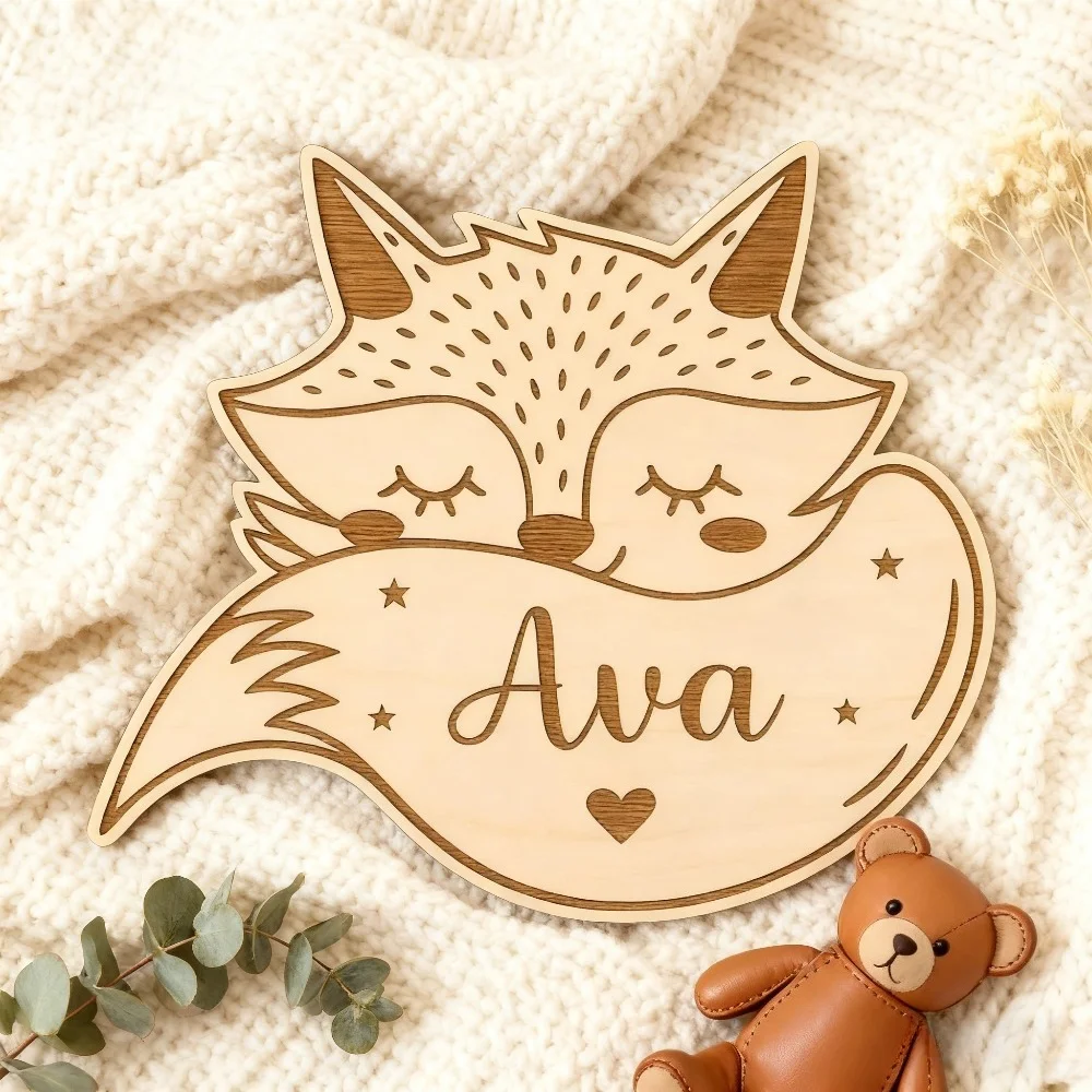 لوحة اسم خشبية على شكل ثعلب، ل - مراجعة Baby Nursery Sign وسعره