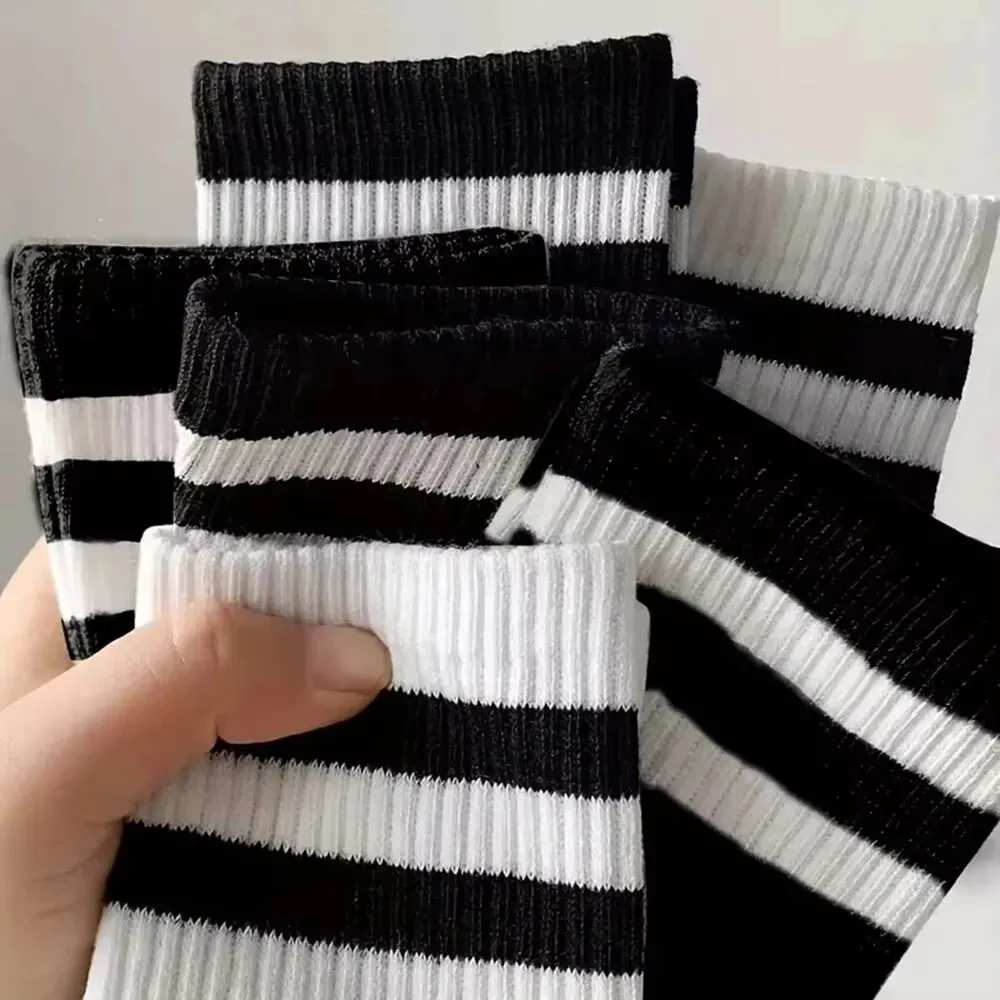 6/10 Paar Herrensocken für Frühling und Herbst, schlicht, lässig, schwarz-weiß gestreift, atmungsaktiv, mittellange Socken, hochwertige Rundhalssocken – Detail 3