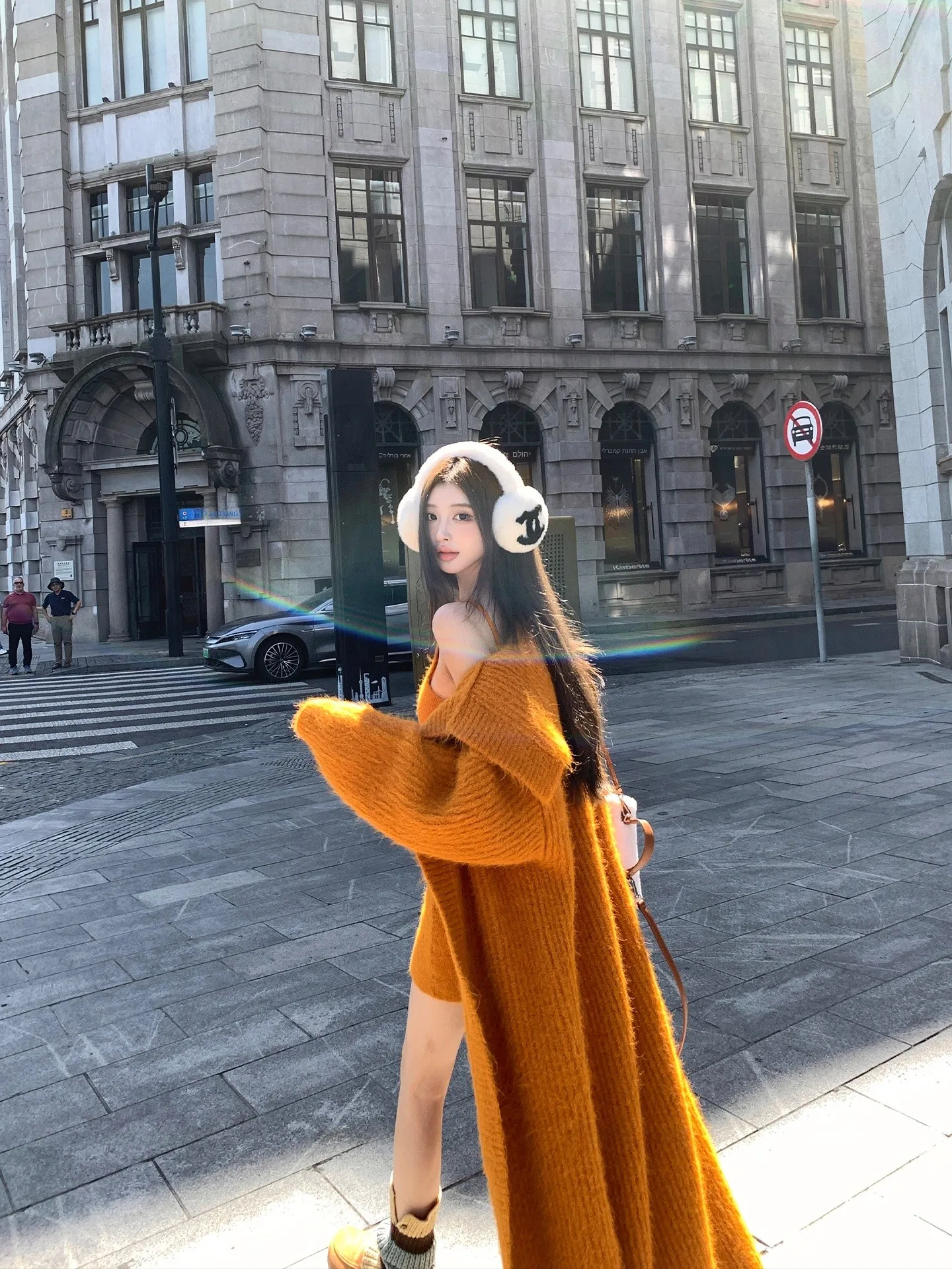 

LIONE Ele Pumpkin Color Loose Collar Sweater Jaet And ter Dr Set Women's Faion Ensemble Winter Collection