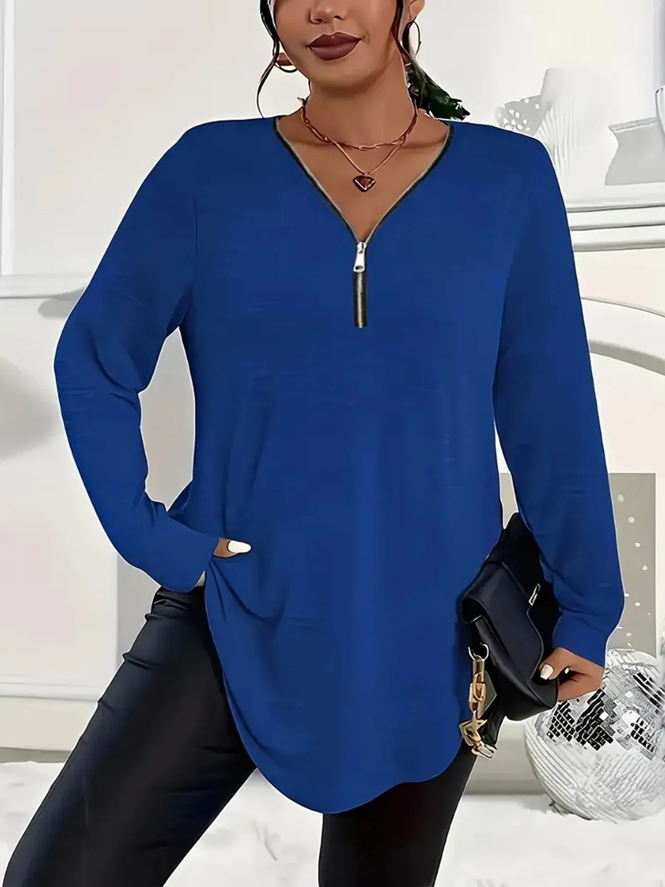 เสื้อแขนยาวคอวีทรงหลวมแบบใหม่สำหรับผู้หญิงไซส์ใหญ่  สำหรับฤดูใบไม้ร่วง  พร้อมชายเสื้อโค้ง  สไตล์ลำลอง