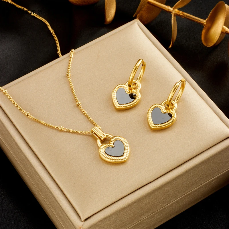 

Fashion Niche Simple Personalized Heart Pendant Earrings Necklace Set Jewelry Temperament Collarbone Chain ﻿