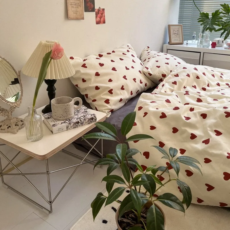 Imagem -02 - Conjunto de Cama Coração Vermelho para Meninos e Meninas sem Enchimento Capa de Edredão Fronha Lençol Plano Queen Size Completo Decoração de Casa Colcha Moda