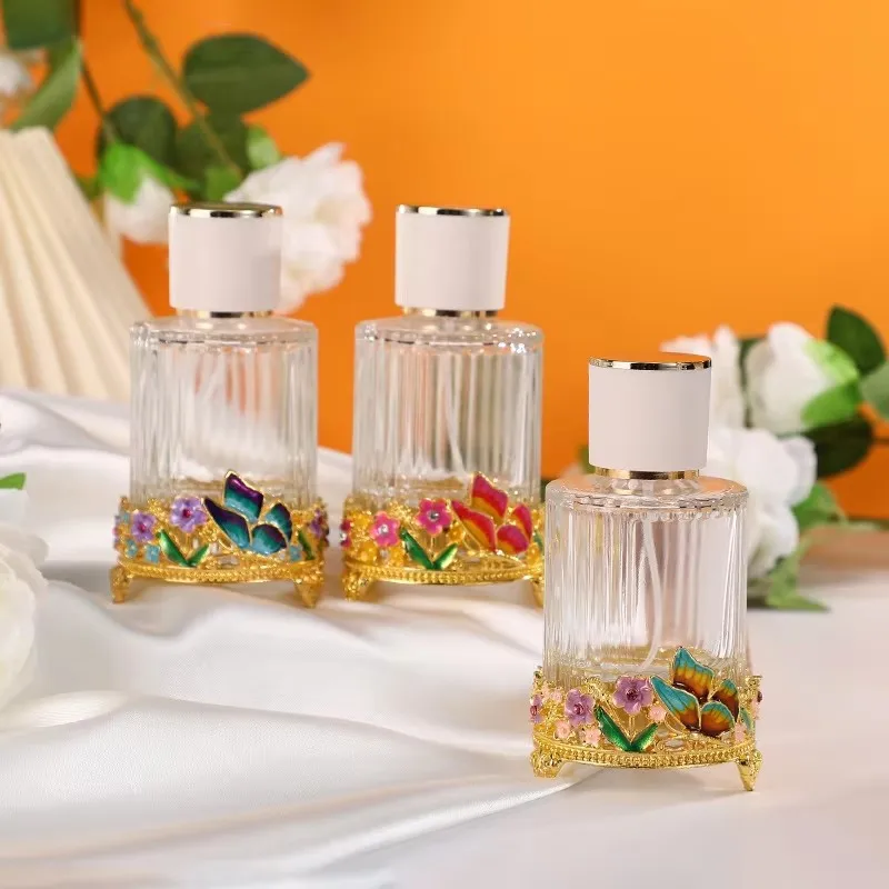 

60pcs 50ml Retro Butterfly Enamel Color Craft Decorative Airbag Spray Perfume Bottle 1.7oz Empty Refillable Cosmetic Bottle