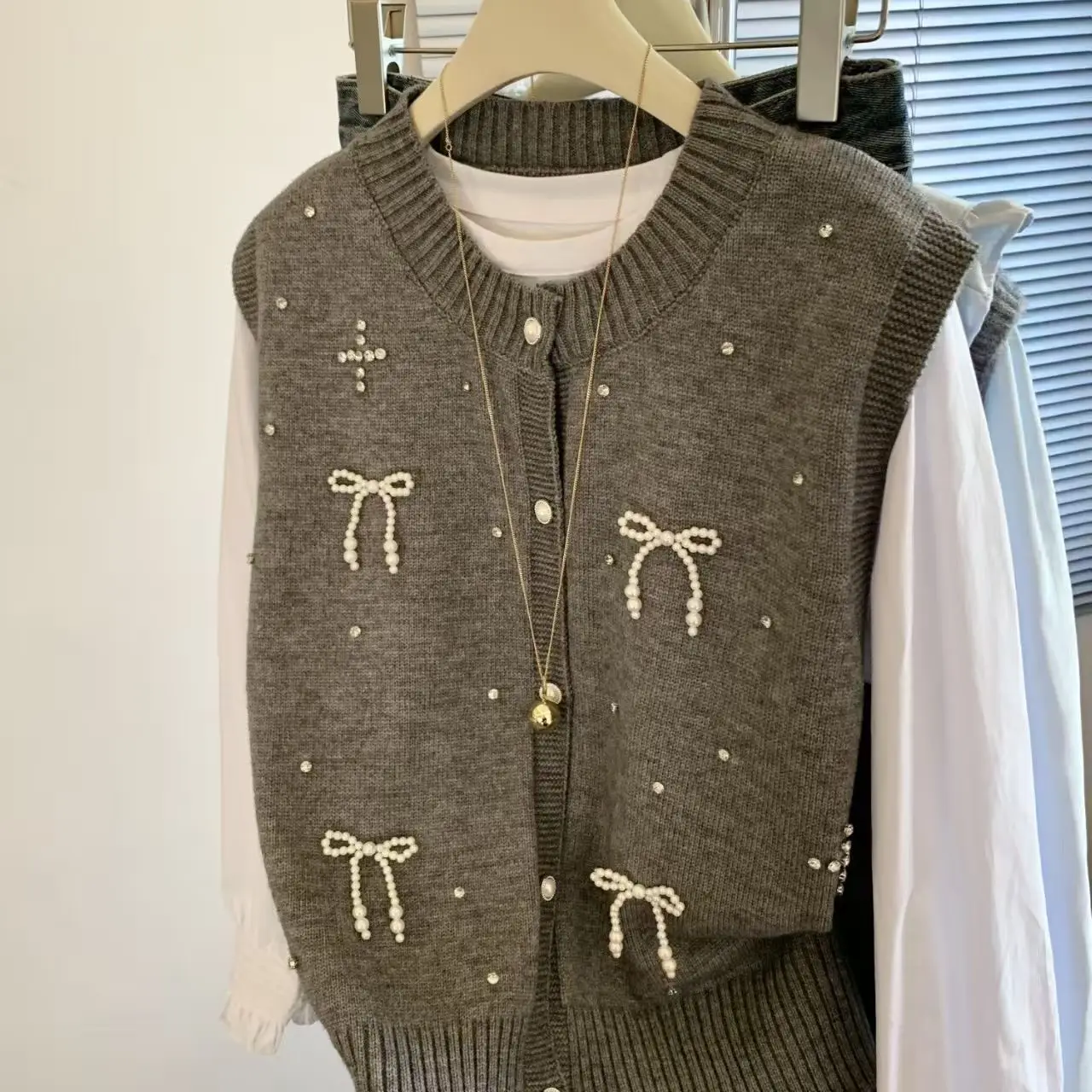 

Винтажная милая мягкая клейкая майка, многослойный жилет, женский корейский цветной стереоскопический вязаный жилет с бантом, женский весенне-осенний жилет