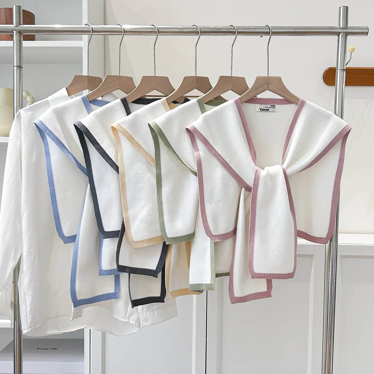 

Sweet Stylish Knitted Shawls Woman Luxury Designer Scarf Thin Elegant Protect Neck Warmer Scarf Women Luxury Hijabs for Woman