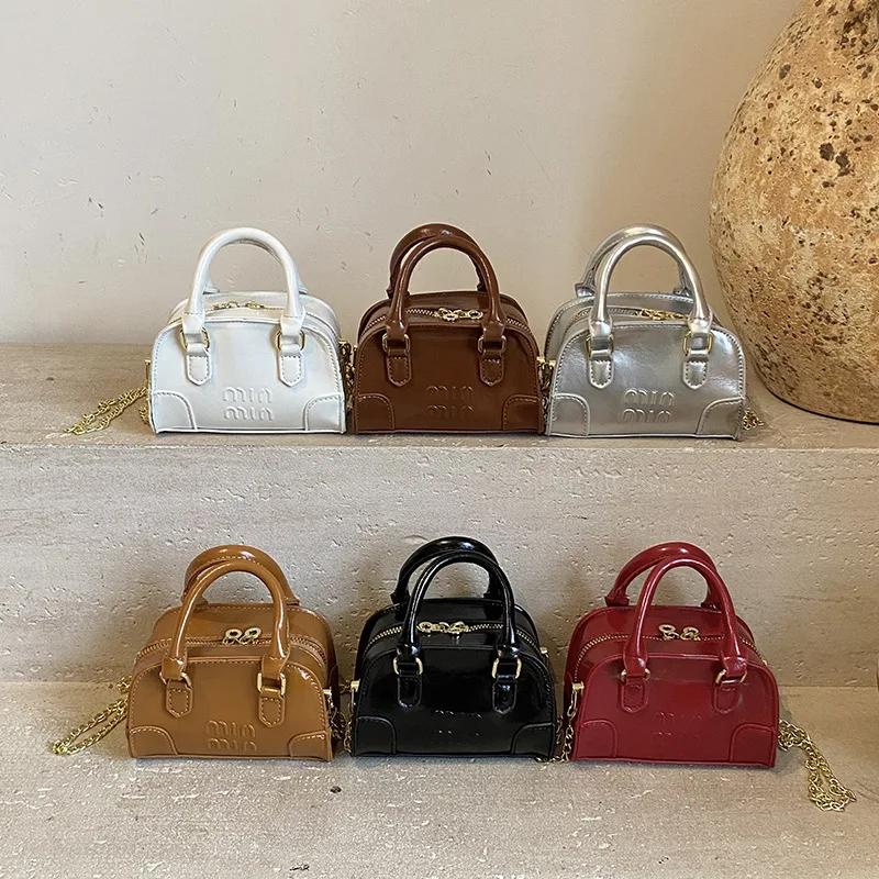 

2025 Women's Chain Shoulder Bag, Vegan Leather Multi-way Crossbody Purse, Retro Quilted Small Handbag for Evening Out