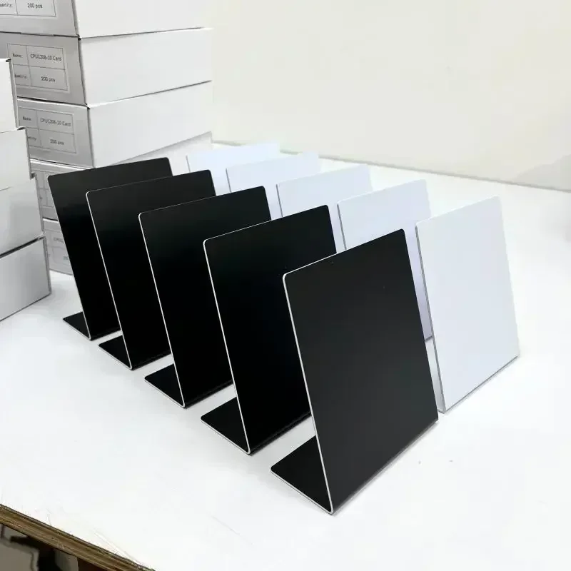 شاشة عرض حامل مراجعة Google RFID NFC أبيض وأسود نمط فارغ 13.56 ميجا هرتز NFC215 رقاقة 504 بايت وسائط اجتماعية بدون نمط