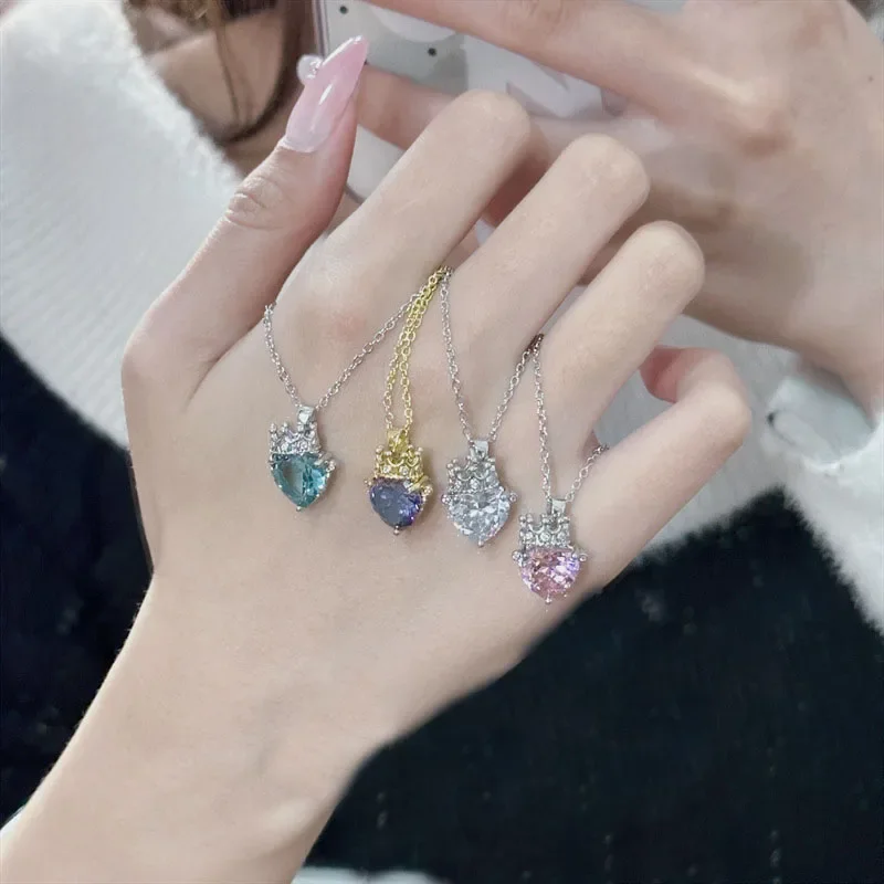 

MDL Муассанит Стиль Оригинальный Дизайн Корона Купидона Сердце Розовый Цирконий Подвеска 18K Нишевое Ожерелье