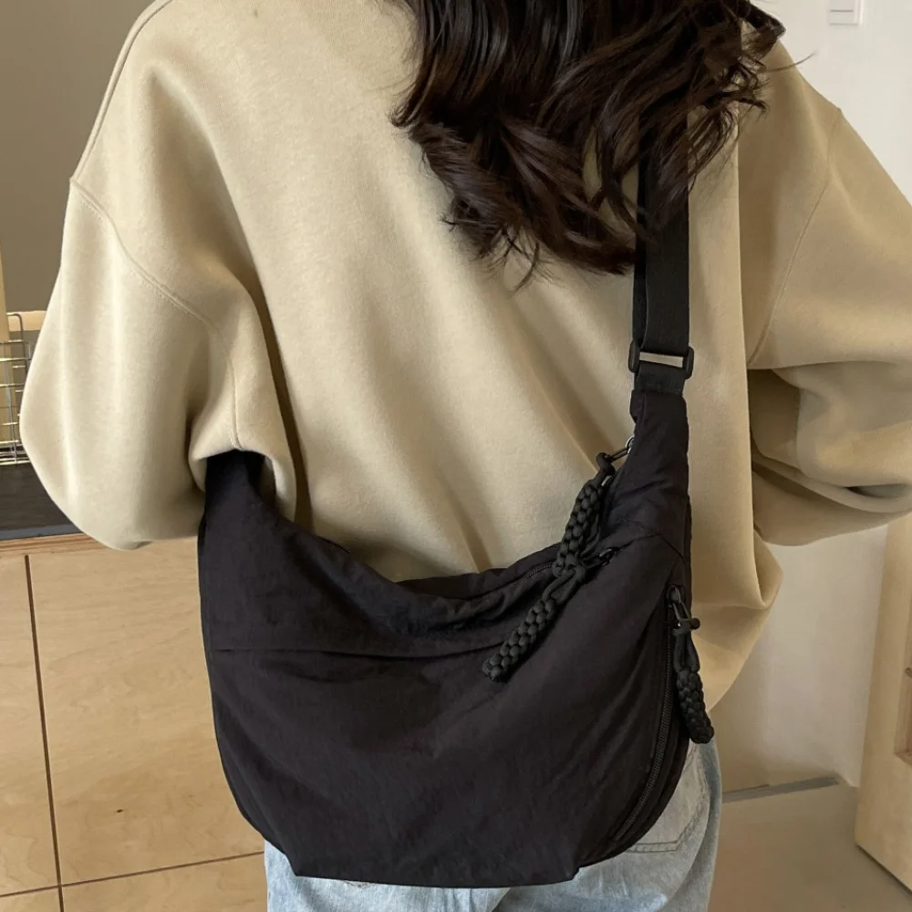 

Versatile Canvas Crossbody Bags Large Capacity Lightweight Shoulder Bag Korean Simplified Solid Color Sports Hobos Bag Men
