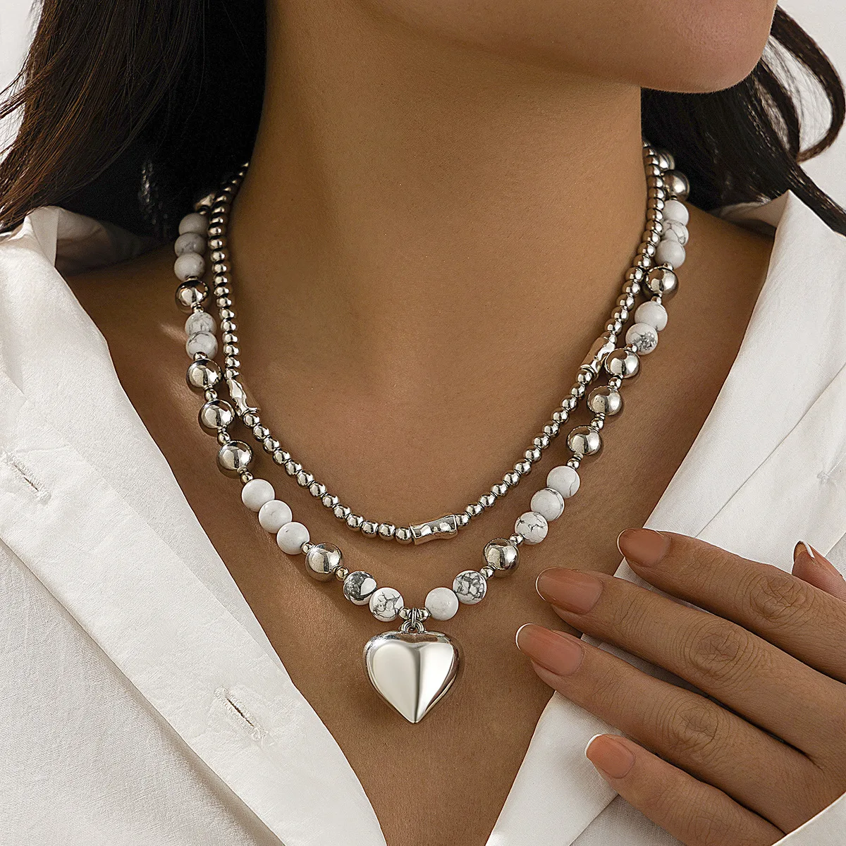 

2024 New Trend Heart-shaped Retro Style Pearl Necklace Two Piece Set Banquet Women's Jewelry
