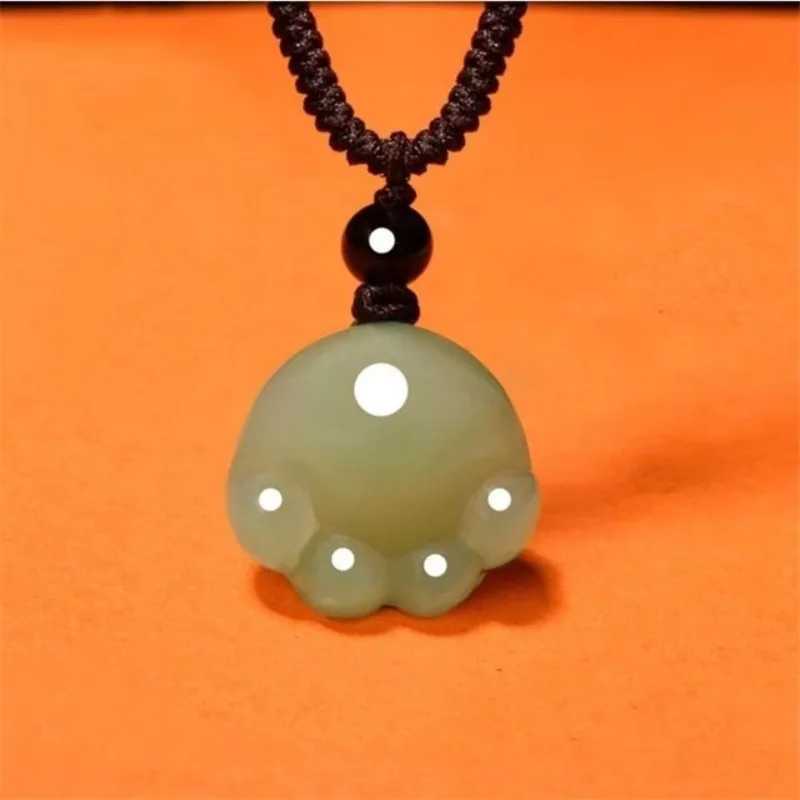 

Natural Elegant Sapphire Cat Paw Small Pendant, Fashionable and Exquisite Necklace (random Rope)