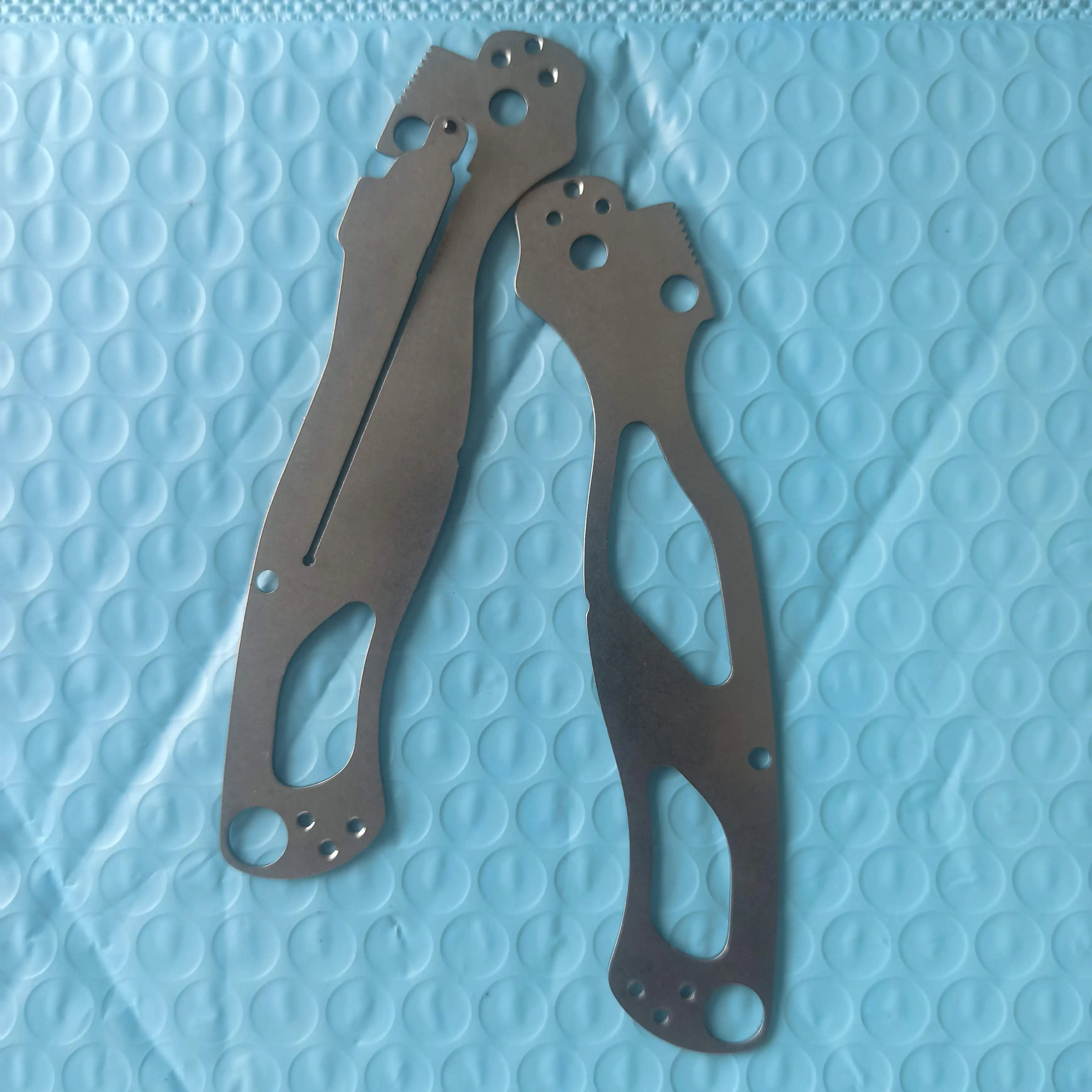 1 Pair Silver Weigh…