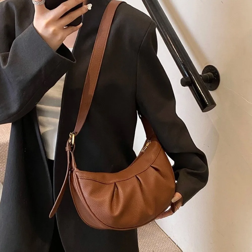 Korean Style Pleated Crossbody Bag Lightweight Solid Color PU Dumpling Bag Handbag Soft Leather Underarm Shoulder Bag Streetwear