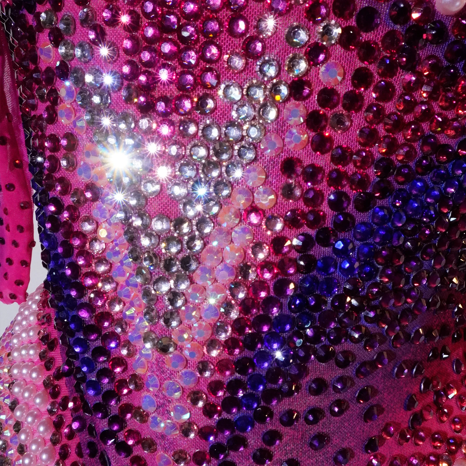 الفاخرة الوردي حجر الراين طويلة الأكمام ارتداءها راقصة المرحلة ارتداء أداء تظهر فتاة شير سحب الملكة الزي بار ملهى ليلي الإناث DS