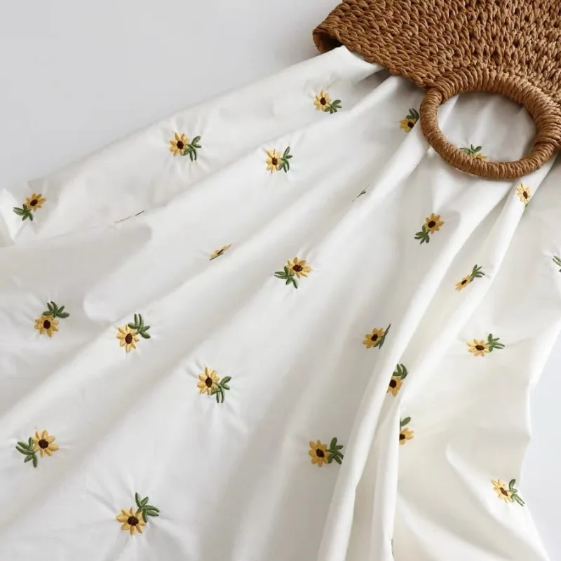 135x50cm Fresh Cotton EmbroideryGirl\'s Artificial Fabric, White Sunflower Tablecloth Women\'s Clothing Cloth