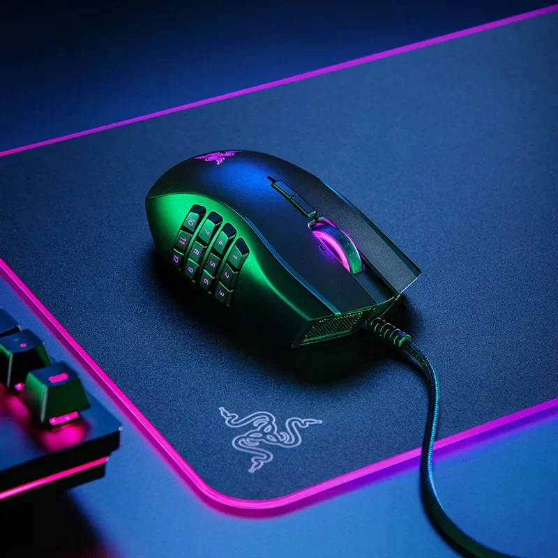 ماوس ألعاب مريح لليد اليسرى من Razer Naga مع 12 زرًا إبهامًا قابل للبرمجة - 8,200 نقطة لكل بوصة قابلة للتعديل