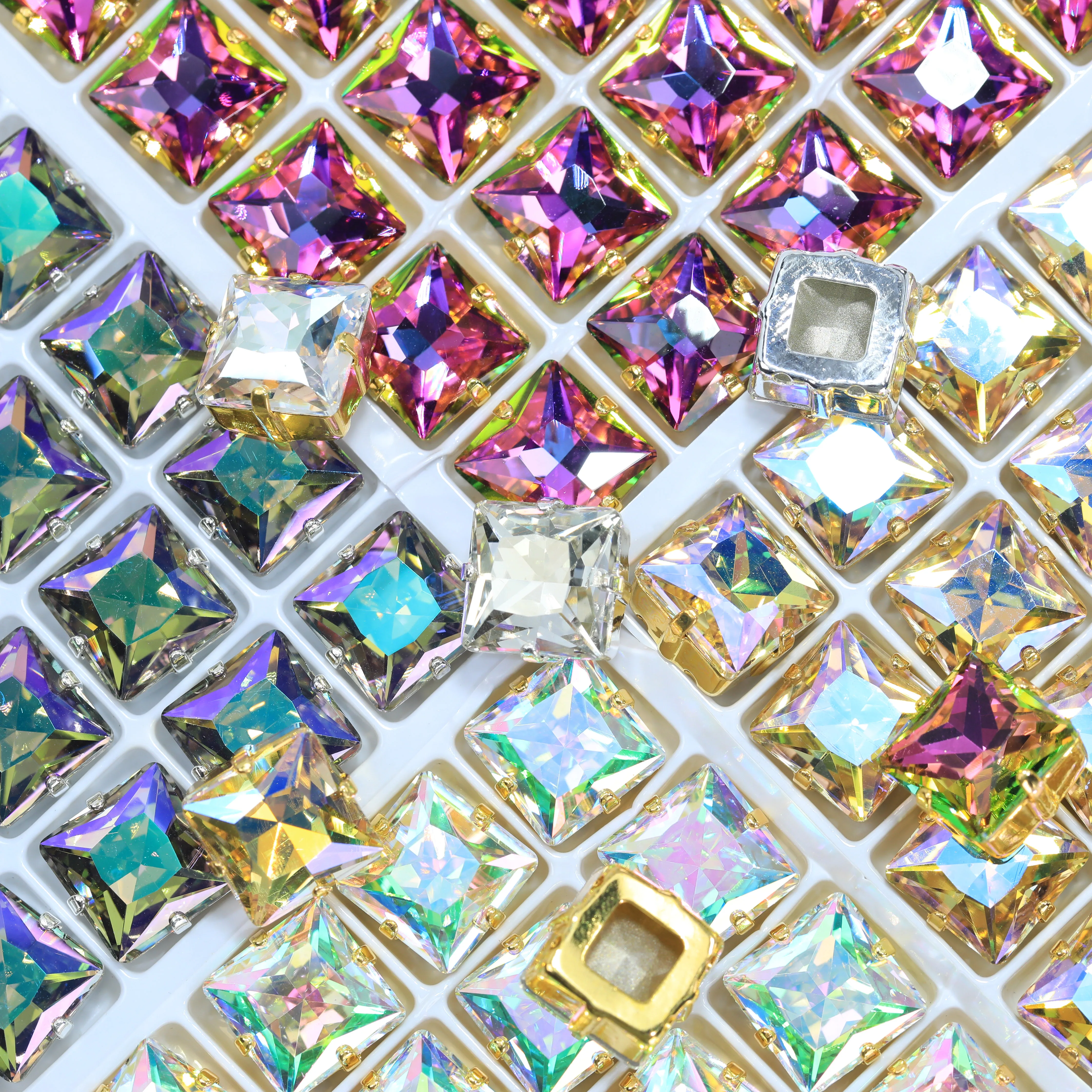 Kristallbeschichtungseffekt Prinzessinnen-Quadrat Fancy Stone Krallenfassung Strasssteine Hochglänzender Kunststoffkristall DIY-Zubehör für Hochzeiten – Detail 3
