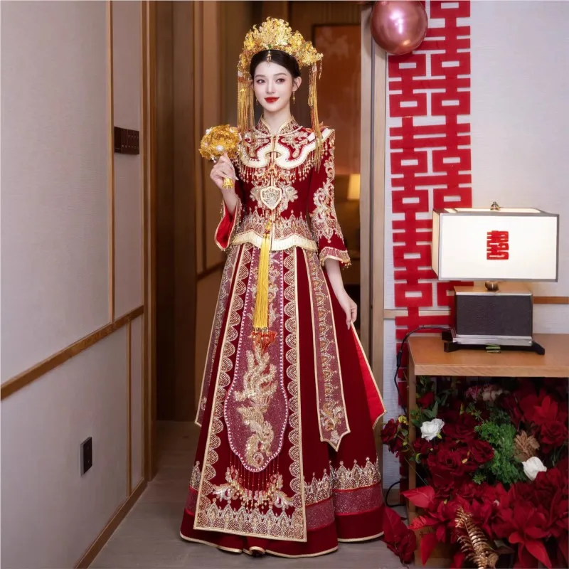 

The new wedding dress for dragon and phoenix gown Chinese-style toasting crown rosy veil