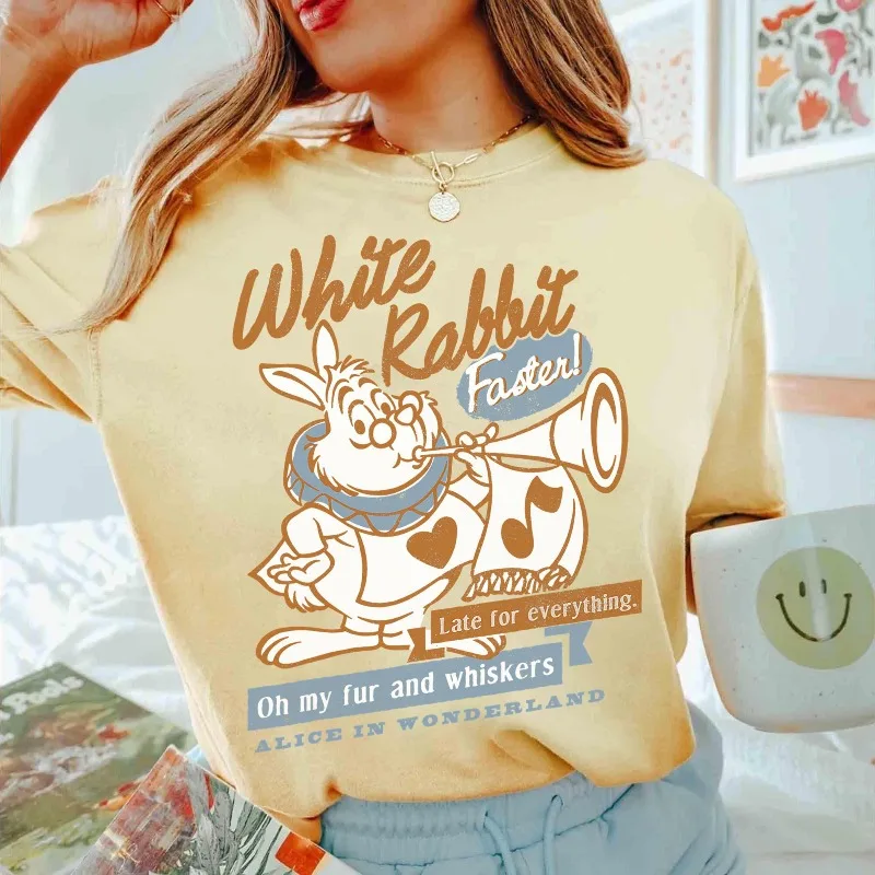 

Рубашка «Алиса в стране чудес», рубашка принцессы Диснейленд, футболка с постером «Алиса в стране чудес» и белым кроликом с контурным текстом