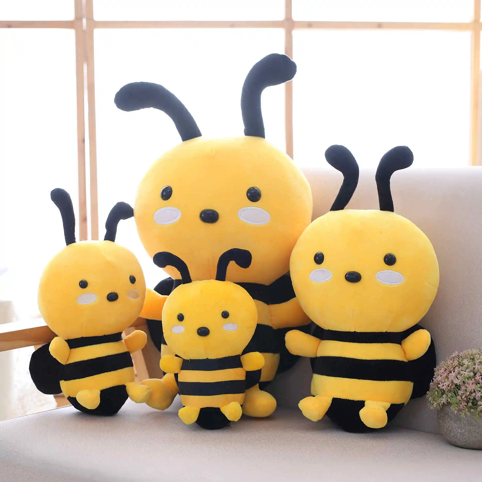 Cute Bee With Wings Plush Toys Lovely Stuffed Animal Dolls For Children Baby Birthday Home Decoration Christmas Gifts