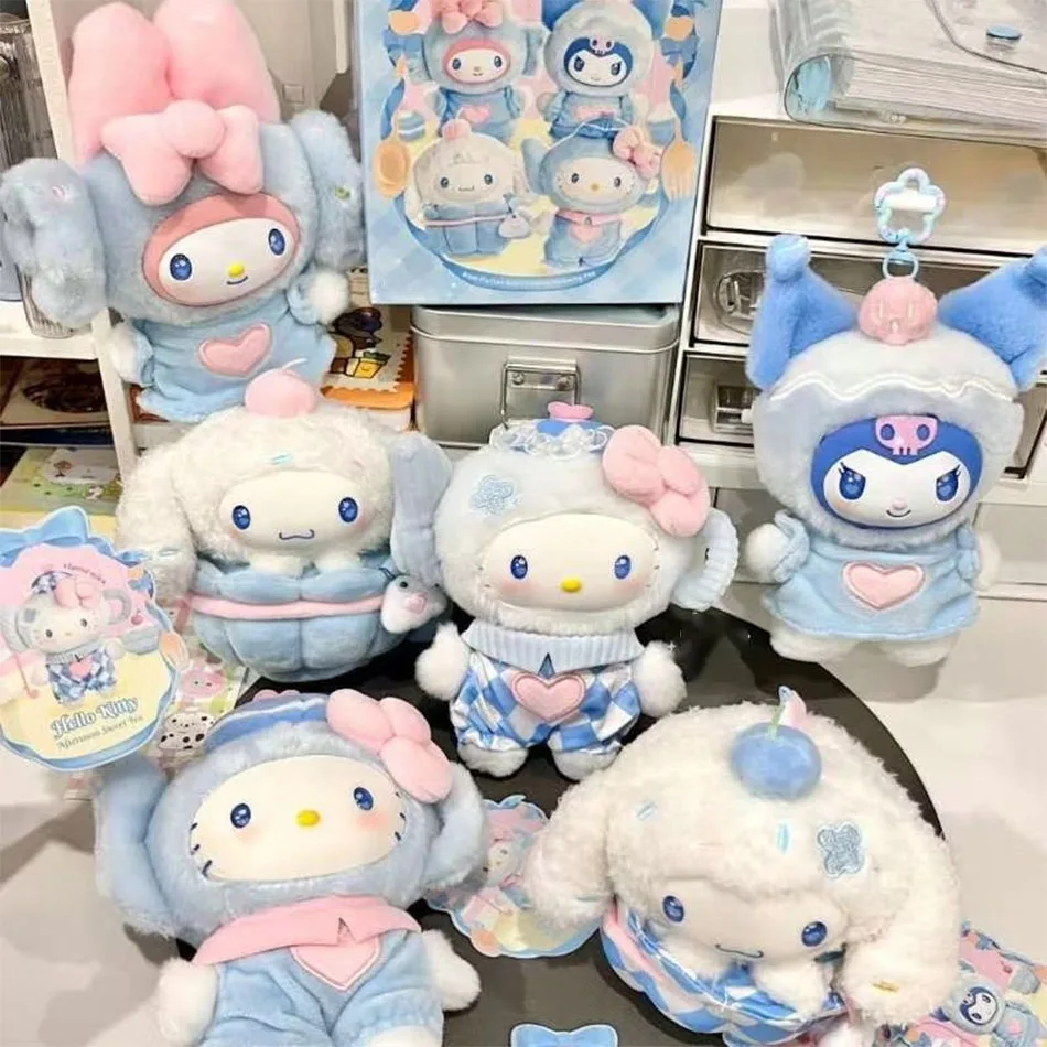 

Набор виниловых плюшевых фигурок Sanrio Family Fox Island & Blue Flutter Series: милые мультяшные подвески Hello Kitty и Kuromi, игрушки-подвески для девочек, подарки