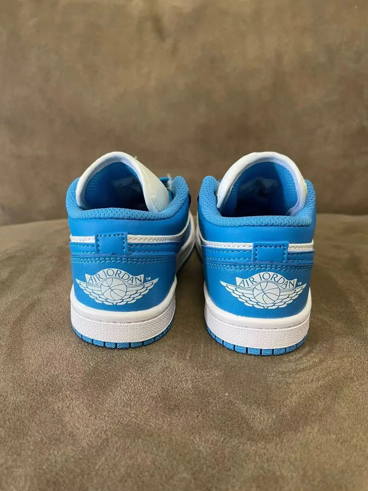 Nike Air Jordan 1 sepatu anak-anak, Sneaker Aj1 rendah tahan lama dan ringan untuk anak laki-laki dan perempuan