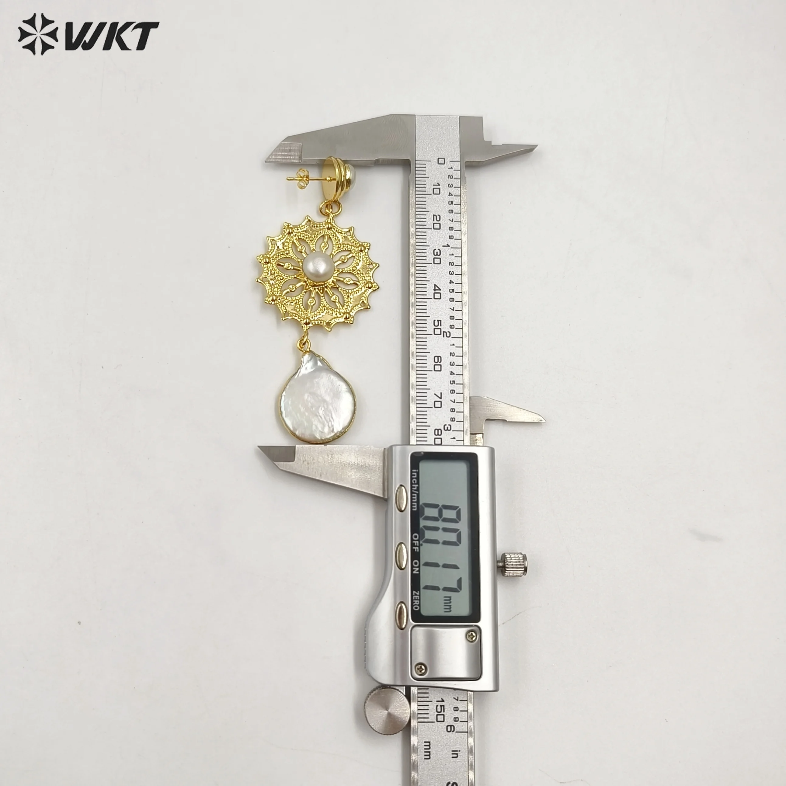 

WT-MPE128 Amazing Design Long Dangle Gorgeous Natural White Pearl Handmade Women Drop Earrings For Wedding Studs