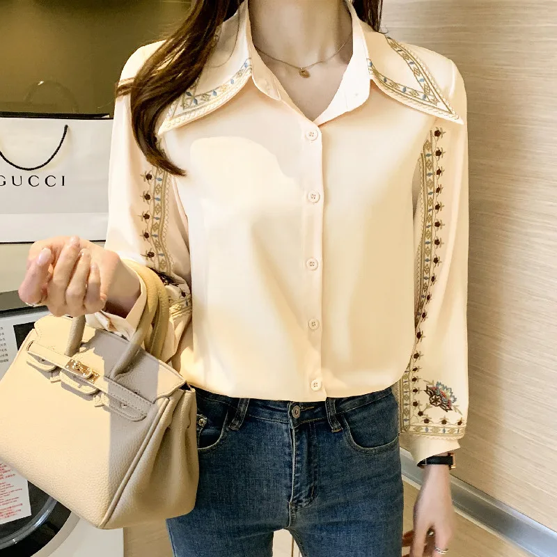 

Spring and autumn new loose blouse embroidered long-sleeved shirt