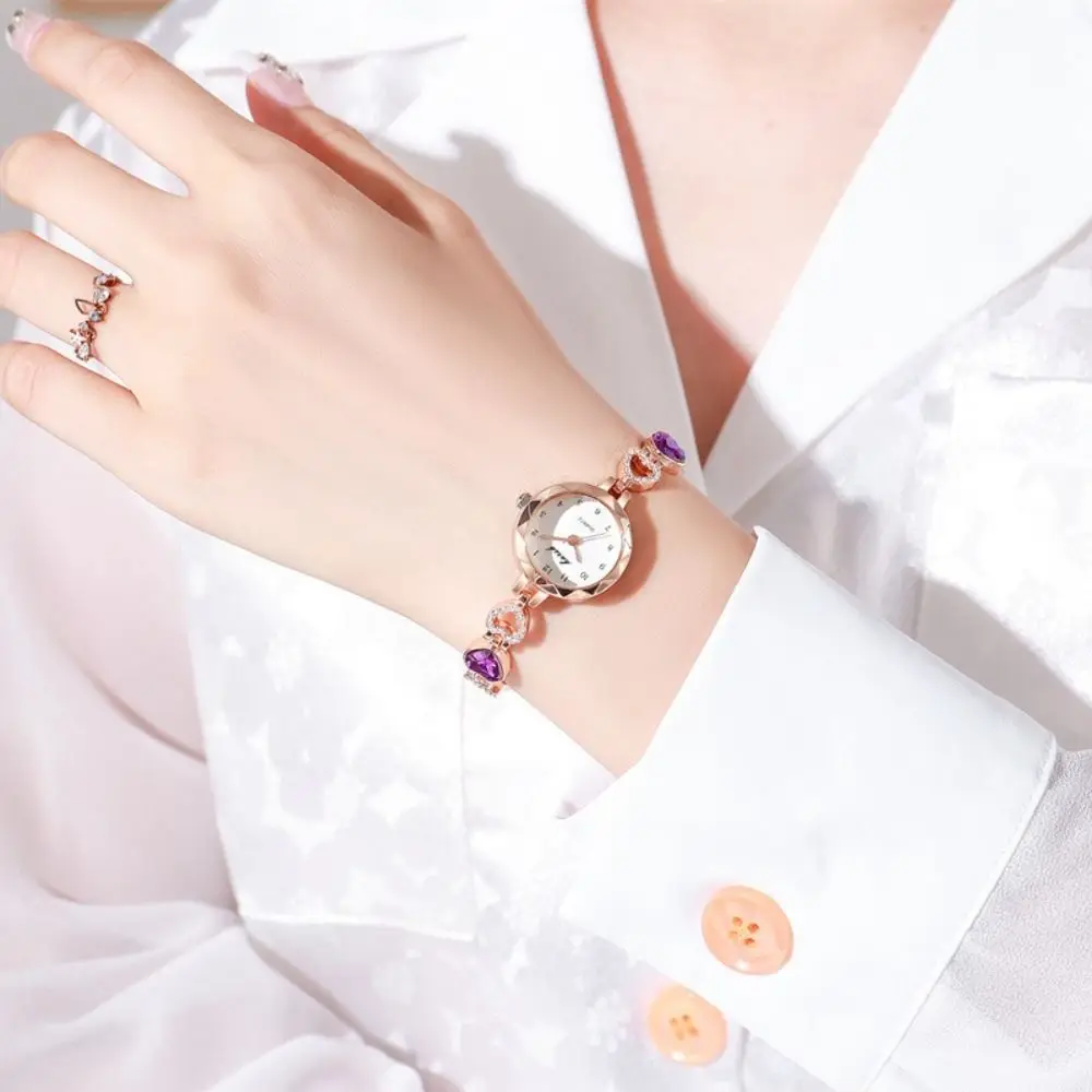 Luxury Alloy Bracelet Watch Heart Design Rhinestone Quartz Watch Small Dial Ladies Wristwatch Jewelry Gift