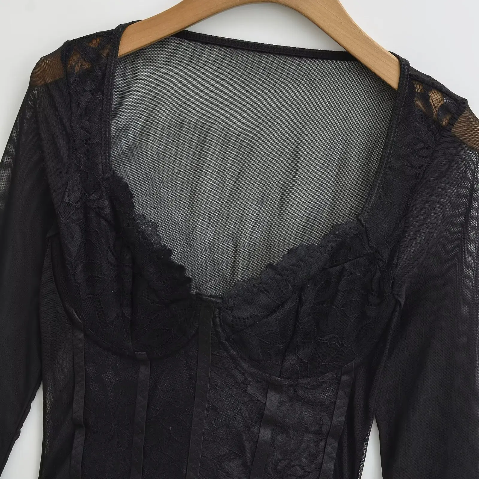 بدلة نسائية مثيرة من الدانتيل شفافة طويلة Sve V-ne بطبقة أساسية للتخسيس ضيقة مناسبة للشارع بخصر عالٍ