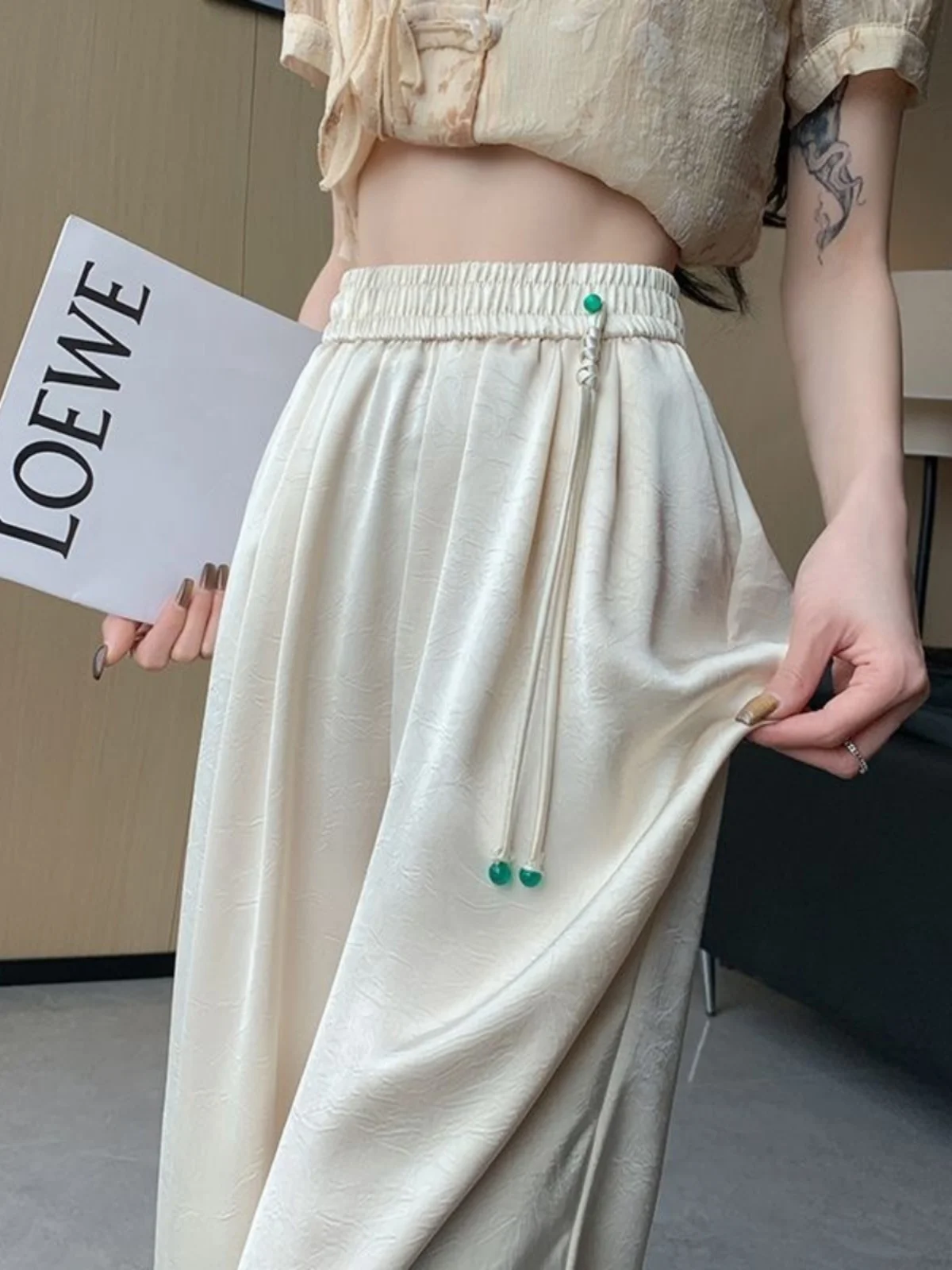 

Новые китайские атласные брюки из ацетата в стиле дзен для женщин, летние, с вышивкой, прямые, с эластичным поясом, облегающие, широкие штанины