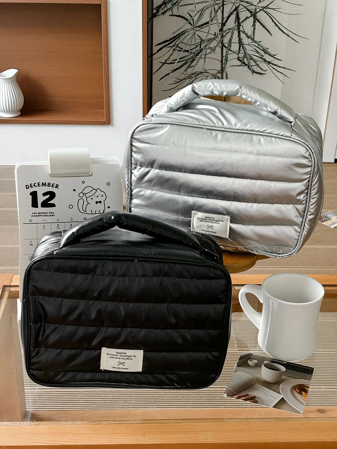 Tragbare multifunktionale Aufbewahrungstasche für bequeme Reisende, horizontale Linien-Serie, einfache tragbare Kosmetiktasche. – Detail 5