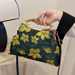 Vintage Flower pattern Evening Bag Wood Handle Clutch Antique Kiss Lock Shoulder Crossbody Bag Kiss Lock Frame Handbag Purse Sac