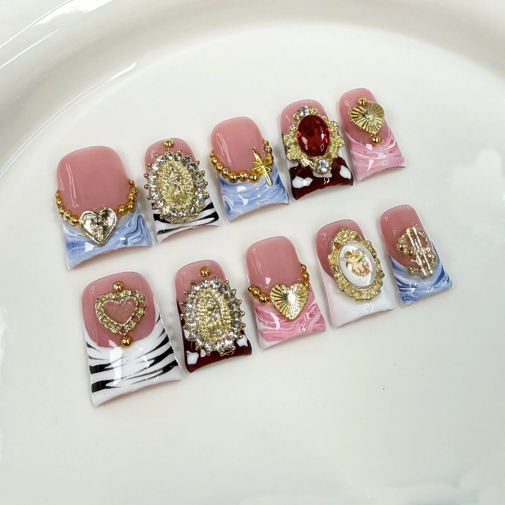 

10pcs Handmade French Duckbilled Press on Nails Baroque Gold Love Design False Nails Wearable European Heavy Metal Fake Nails