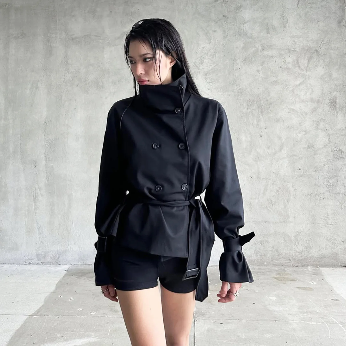 Women's Windbreaker 2025 Autumn Short Trench Jacket Street Trench Coat Belted Waist Niche Design Button Stand Collar Outerwear