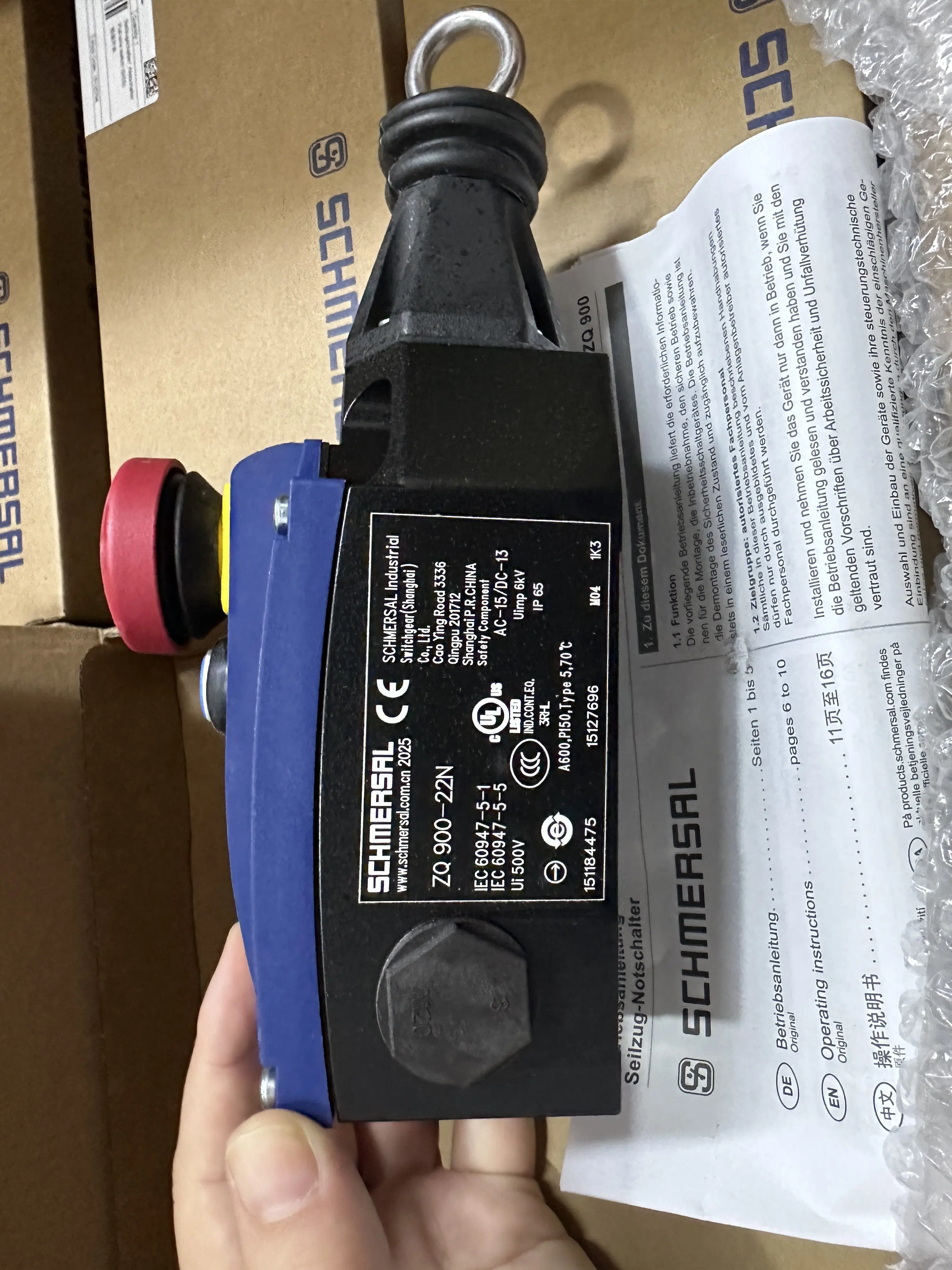 New SCHMERSAL Pull Wire Switch ZQ900-22N, 1PCS
