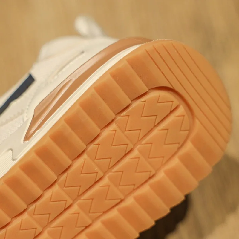 Scarpe da ginnastica casual da uomo di tendenza estiva Vendita calda da uomo Mesh traspirante Scarpe sportive con piattaforma Smorzamento Scarpe da trekking resistenti all'usura Zapatos