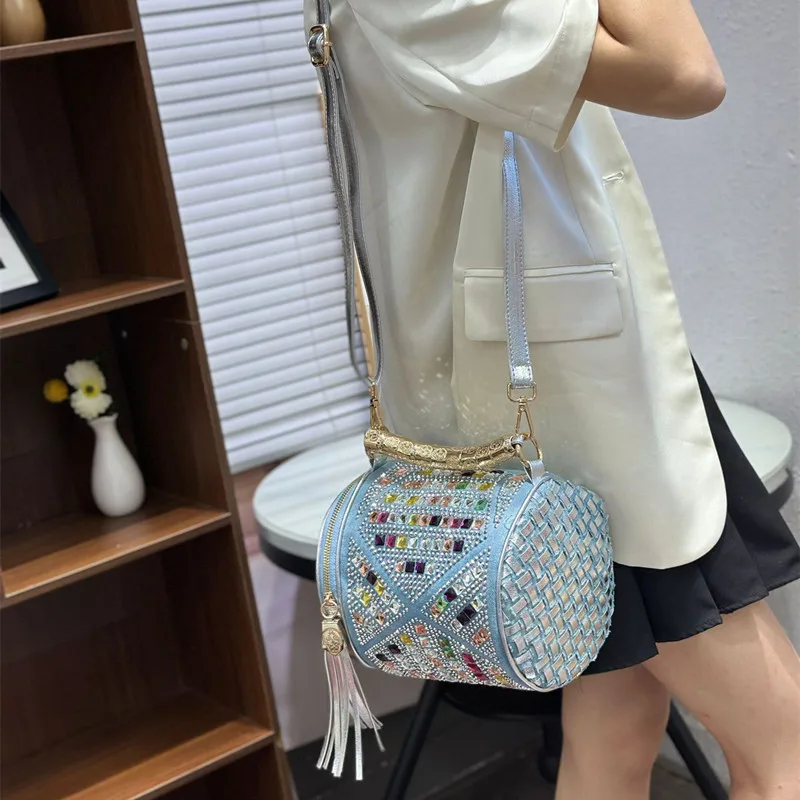 

2025 Новая стильная сумка, корейская версия, мини-модная ручная маленькая сумка с цветными бриллиантами и стразами, джинсовая сумка через плечо с блестками