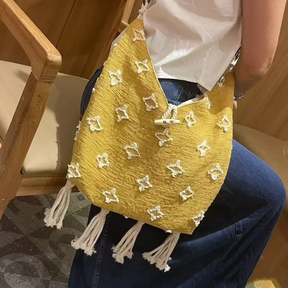 

Retro Niche Tassel Crossbody Bag for Women 2025 New Model Student Large Capacity Shoulder Bags