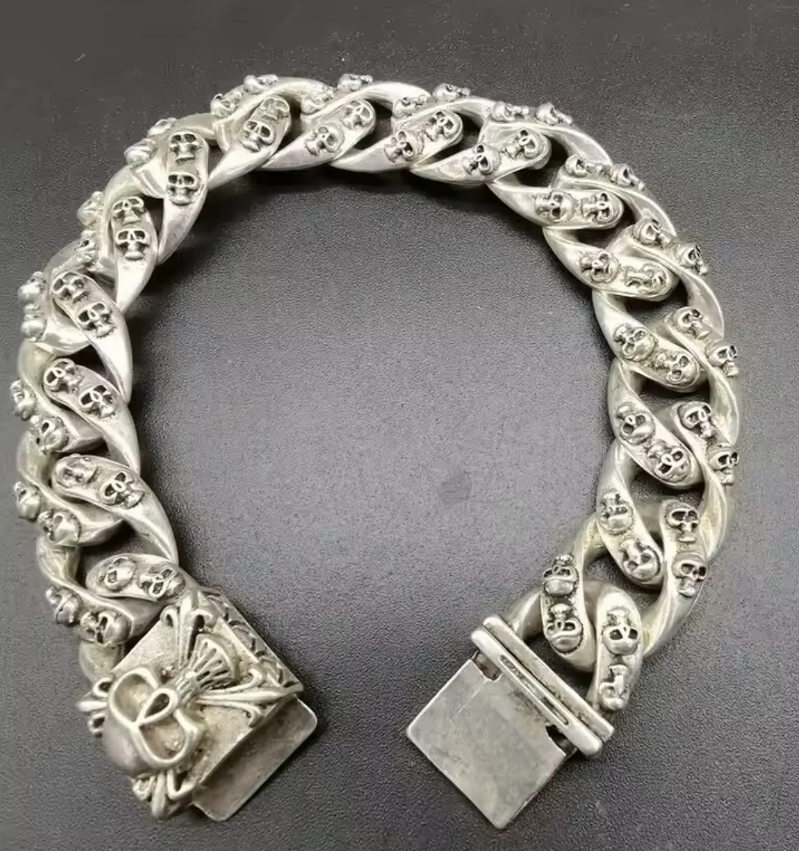 Old Chinese tibet silver hand-carving Skull lucky Bracelet